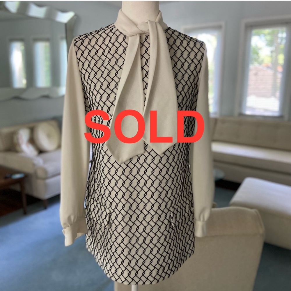 Vintage White Black Long Sleeve Mini Dress